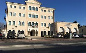 Quirinus Venetia Properties